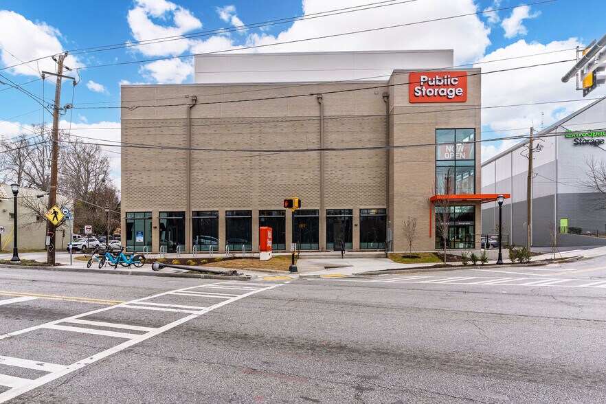 597 Cooledge Ave NE, Atlanta, GA à louer - Photo de l’immeuble – Image 1 sur 10