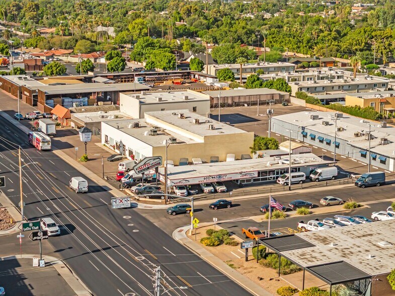 5746 N 7th St, Phoenix, AZ à louer - Photo de l’immeuble – Image 2 sur 3