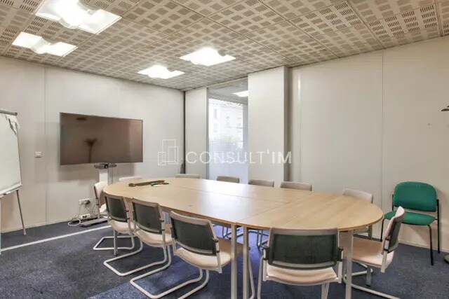 Bureau dans Saint-Cloud à louer - Photo de l’immeuble – Image 3 sur 9