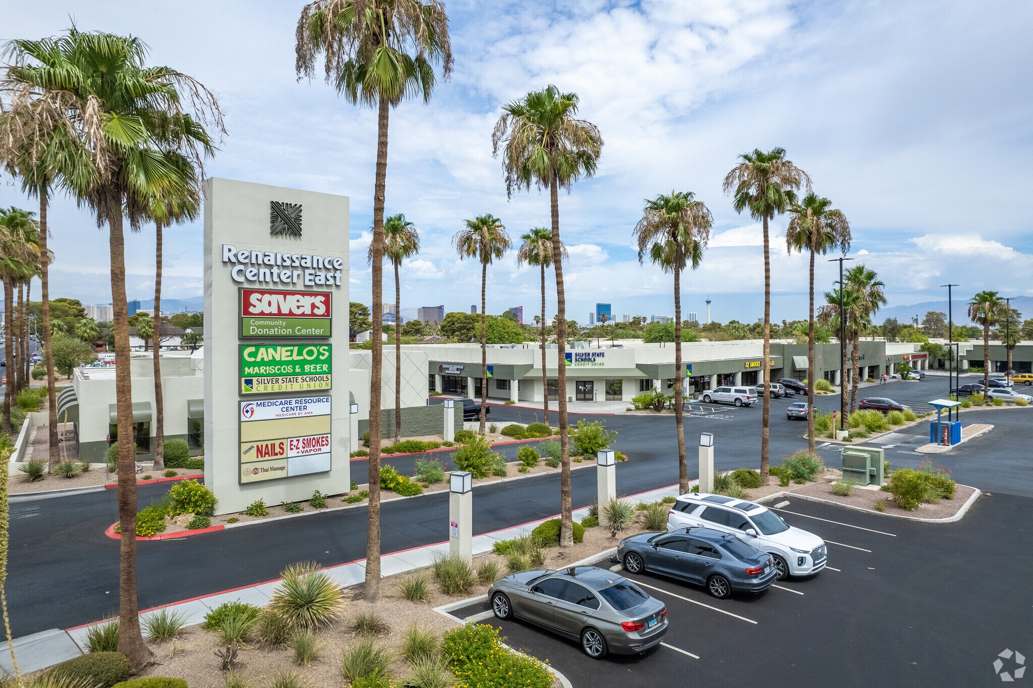 2340 E Tropicana Ave, Las Vegas, NV à louer Photo de l’immeuble– Image 1 sur 23