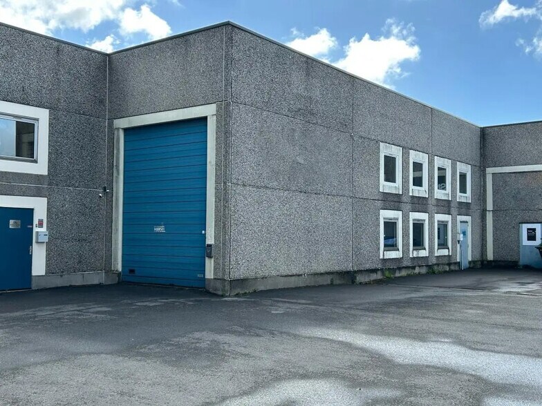 Bureau dans Fretin à louer - Photo de l’immeuble – Image 1 sur 4