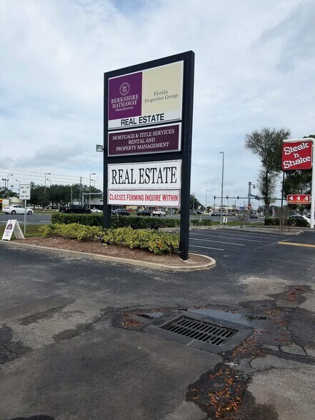 9042-9108 US Highway 19, Port Richey, FL à louer - Photo de l’immeuble – Image 3 sur 3