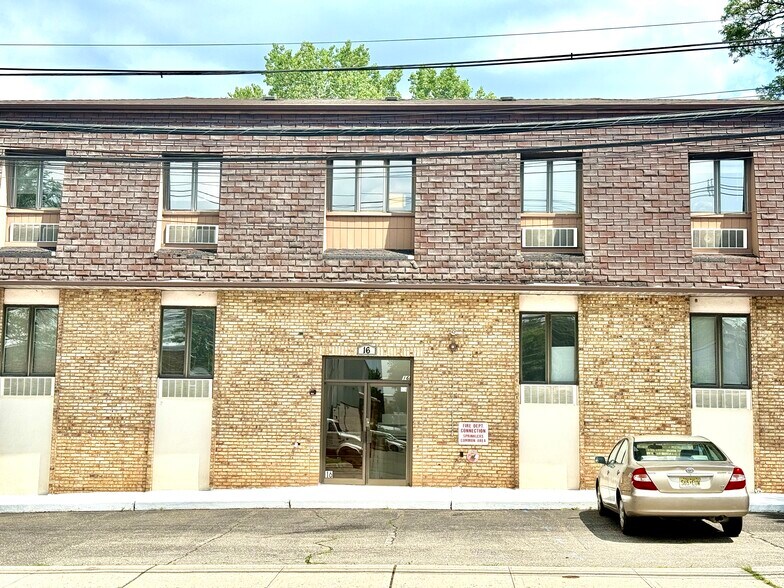 16 Chestnut St, Emerson, NJ à louer - Photo de l’immeuble – Image 2 sur 14
