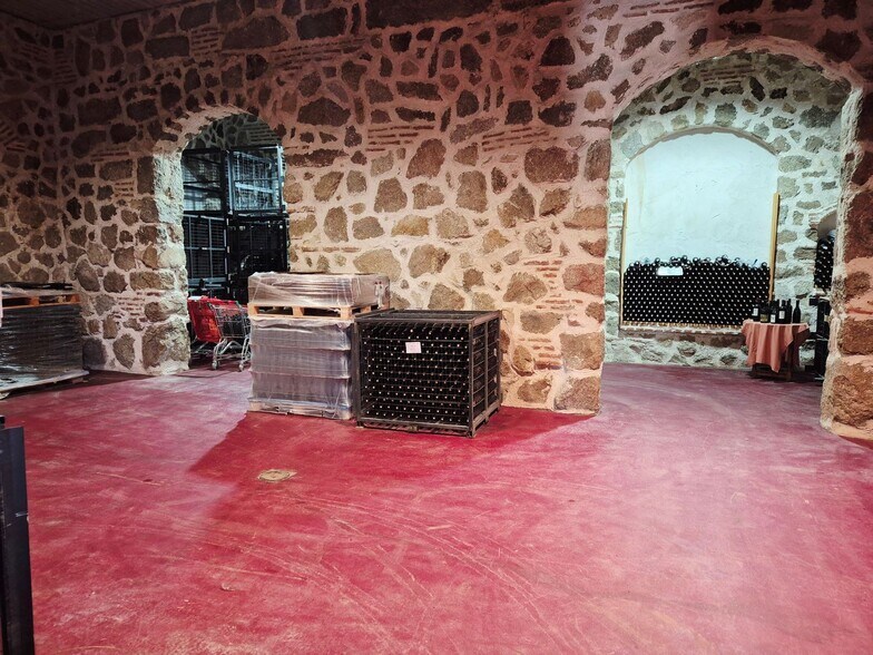 Local commercial dans Navaluenga, Ávila à vendre - Photo de l’immeuble – Image 3 sur 13