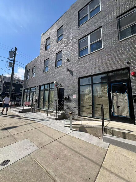 405 Girard St, Philadelphia, PA à louer - Photo de l’immeuble – Image 3 sur 3