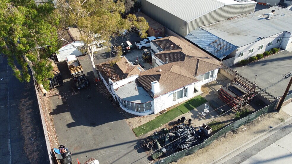 1580 W 2nd St, Pomona, CA à louer - Photo de l’immeuble – Image 1 sur 17