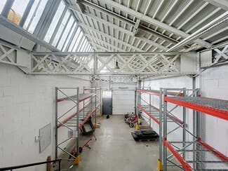 Plus de détails pour 195 Avenue Francis De Pressensé, Vénissieux - Bureau, Local d'activités à louer