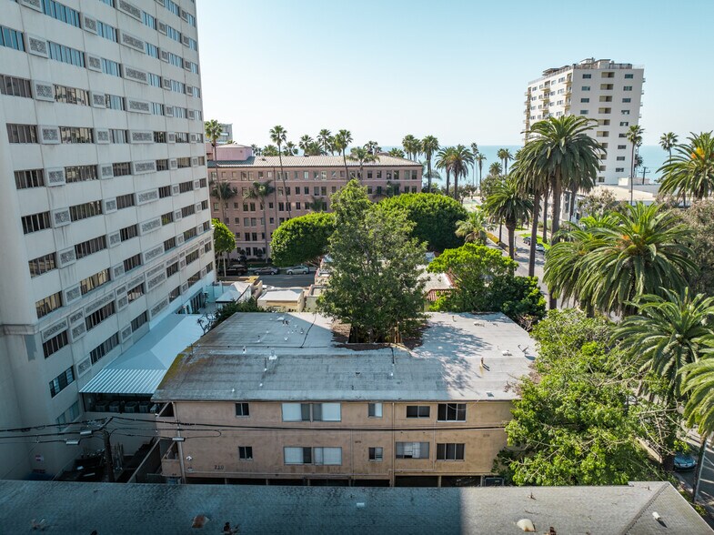 210 California Ave, Santa Monica, CA à vendre - Photo de l’immeuble – Image 3 sur 10