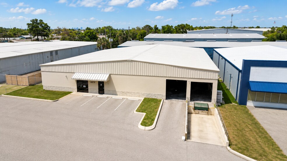 4612 107th Cir N, Clearwater, FL à vendre - Photo de l’immeuble – Image 2 sur 13