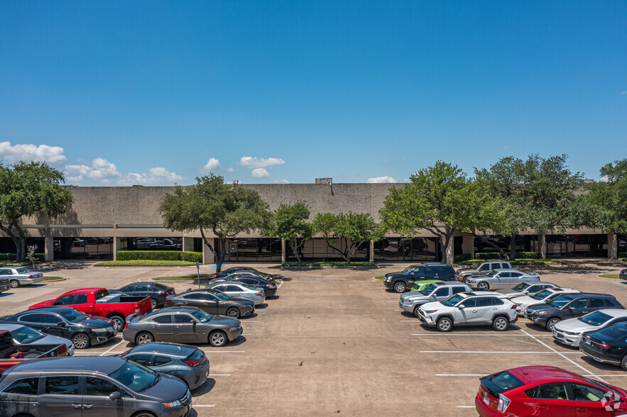 2025 Royal Ln, Dallas, TX à louer - Photo de l’immeuble – Image 3 sur 6