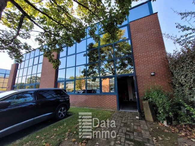 Plus de détails pour 16 Avenue Jean Moulin, Savigny-le-Temple - Bureau à louer