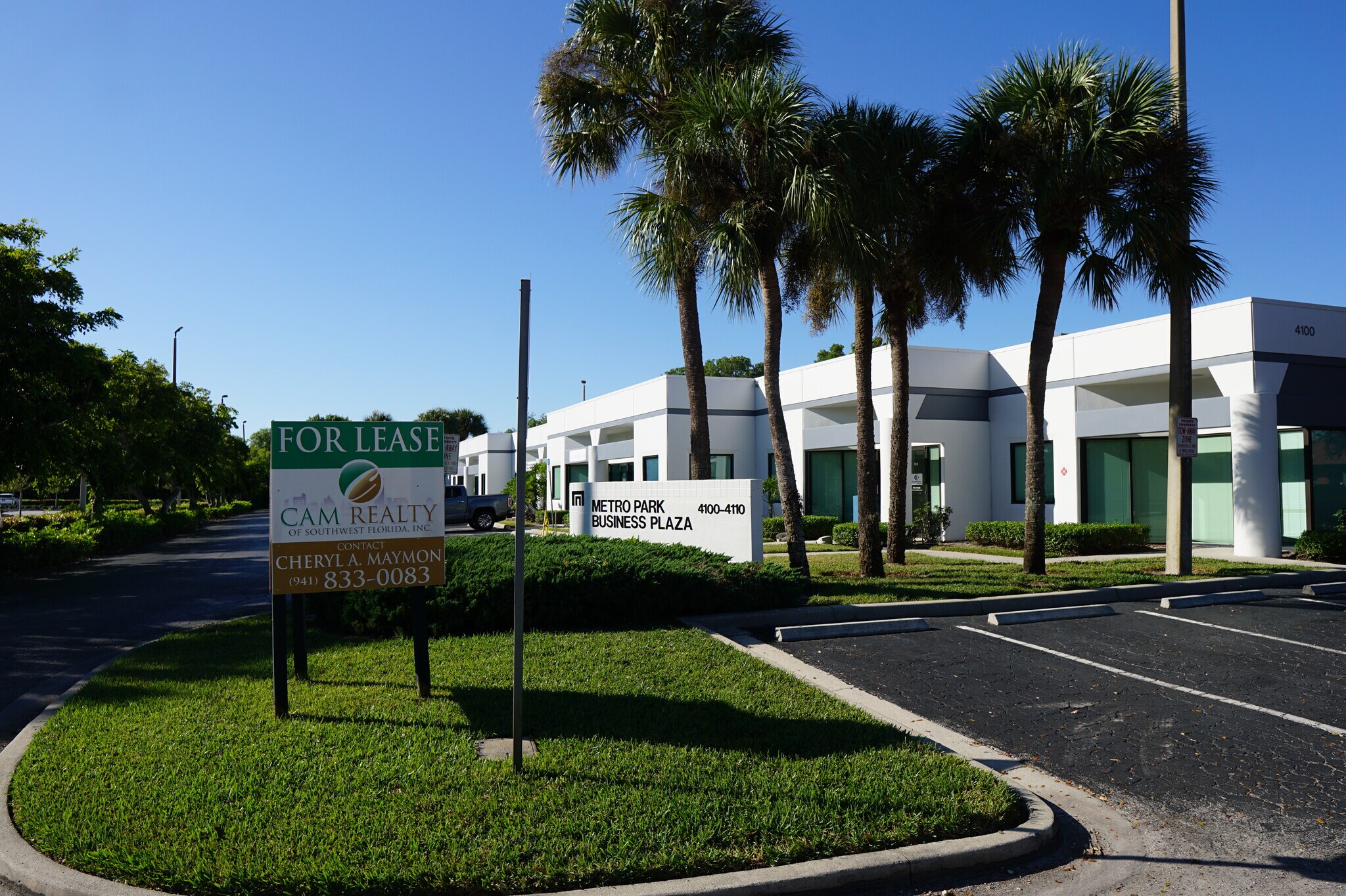 4100 Center Pointe Dr, Fort Myers, FL à louer Photo de l’immeuble– Image 1 sur 8