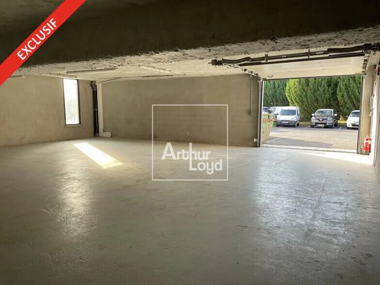 4-6 Rue De La Mare À Tissier, Saint-Pierre-du-Perray à louer - Photo de l’immeuble – Image 3 sur 4