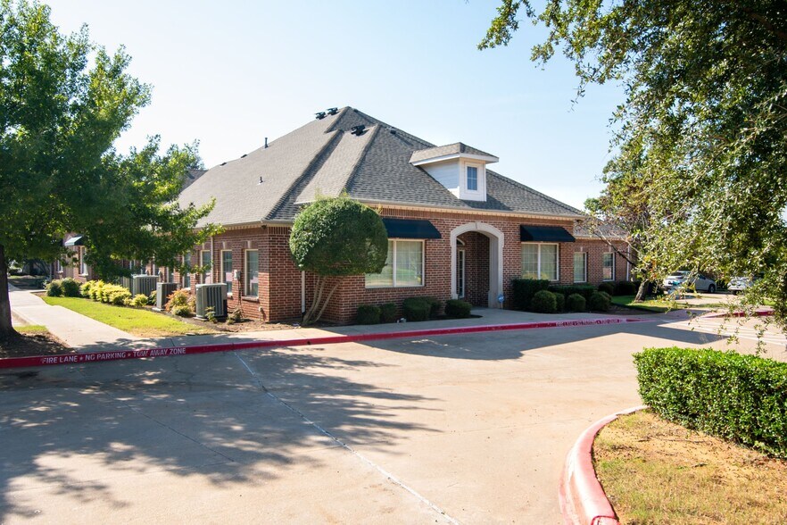 2563 SW Grapevine Pky, Grapevine, TX à vendre - Photo de l’immeuble – Image 3 sur 4