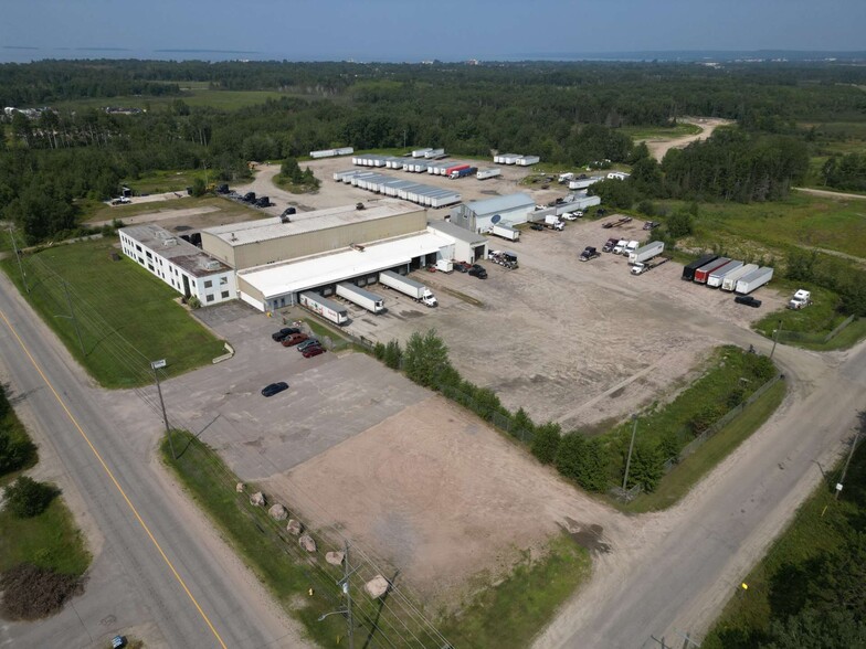 348 Birchs Rd, North Bay, ON à vendre - Photo de l’immeuble – Image 2 sur 51