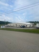2250 Industrial Dr, Connellsville, PA à vendre Photo de l’immeuble– Image 1 sur 9