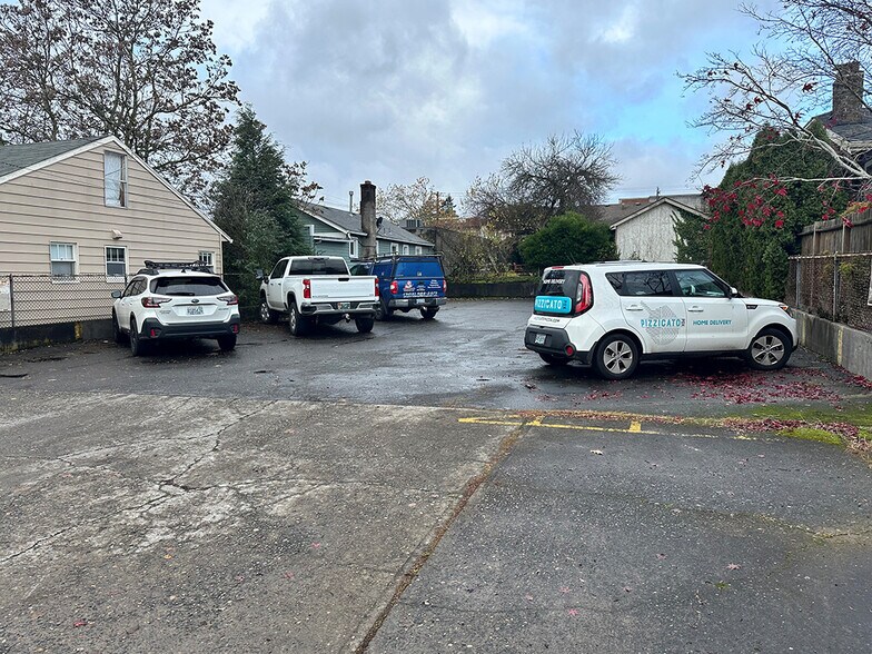 3515 NE 43rd Ave, Portland, OR à louer - Photo de l’immeuble – Image 2 sur 4