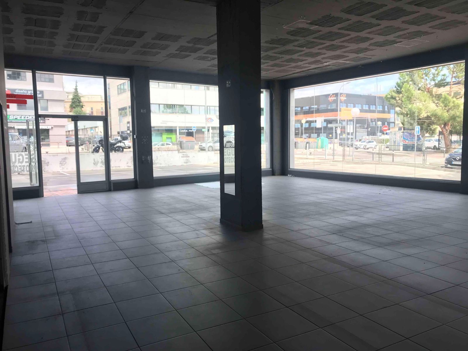 Local commercial dans Alcobendas, Madrid à louer Photo intérieure– Image 1 sur 8