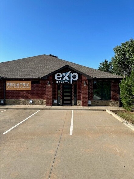 2216 NW 164th, Edmond, OK à vendre - Photo de l’immeuble – Image 2 sur 16