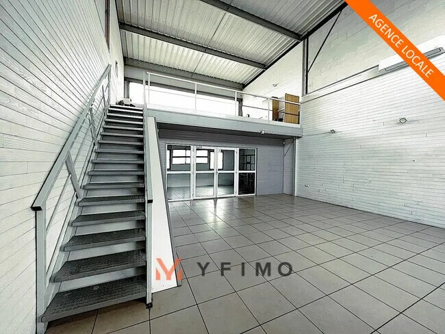 Plus de détails pour Local d'activités à louer