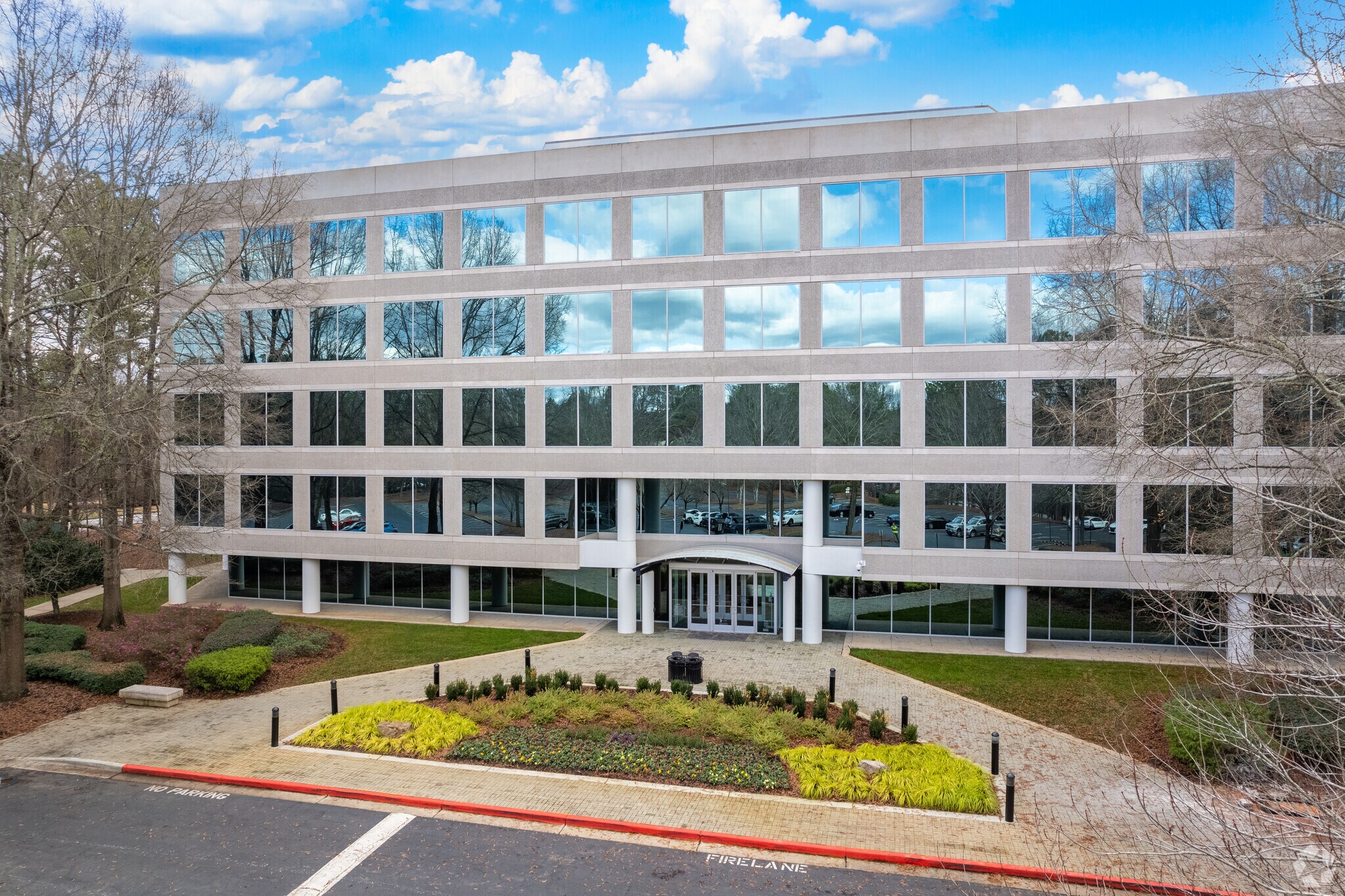 6625 The Corners Pky, Peachtree Corners, GA à louer Photo principale– Image 1 sur 30