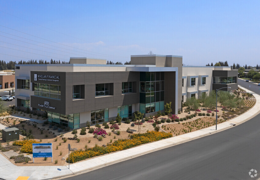 7700 N Palm Ave, Fresno, CA à louer - Photo de l’immeuble – Image 3 sur 10