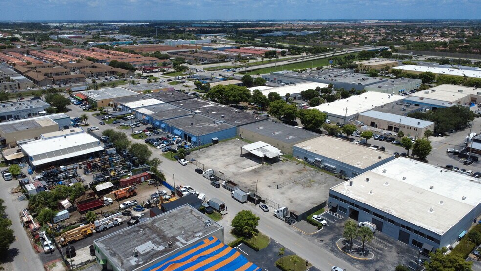2665-2695 W 78th St, Hialeah, FL à vendre - Photo de l’immeuble – Image 3 sur 3