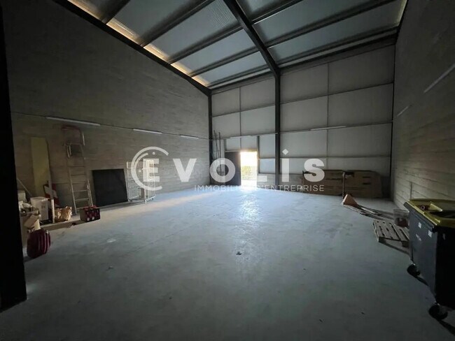 Plus de détails pour Bureau, Local d'activités à louer