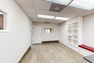 5149-5199 NE 12th Ave, Oakland Park, FL à louer Numérisation 3D Matterport– Image 1 sur 9