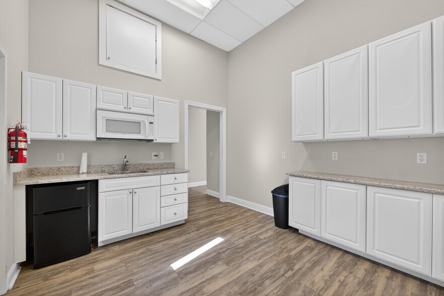 116 S Piney Rd, Chester, MD à louer - Photo intérieure – Image 3 sur 10