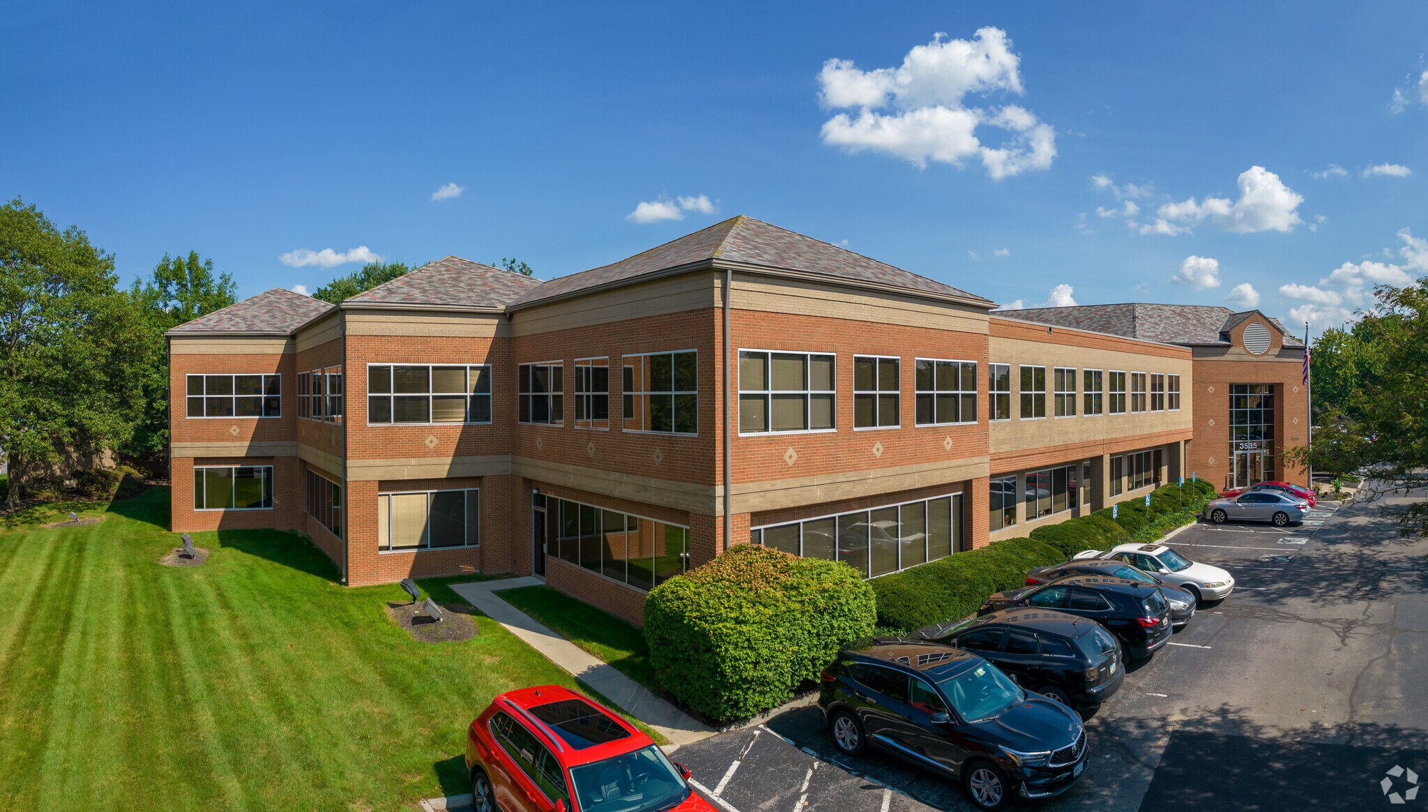 3535 Fishinger Blvd, Hilliard, OH à louer Photo principale– Image 1 sur 9