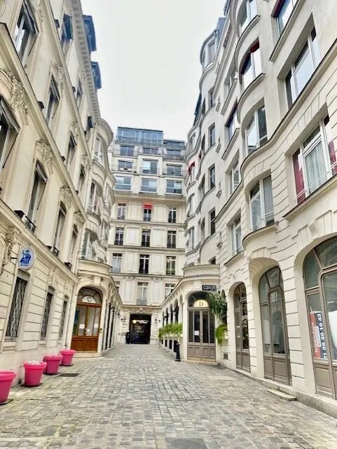 Plus de détails pour 94 Rue Saint-Lazare, Paris - Bureau à louer