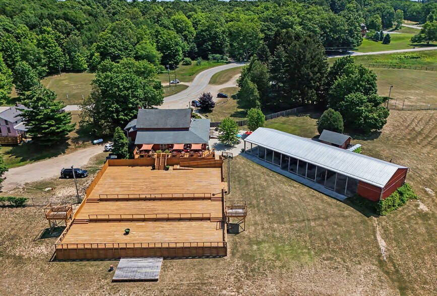 1511 N Wilson Rd, Mears, MI à vendre - Photo de l’immeuble – Image 2 sur 26