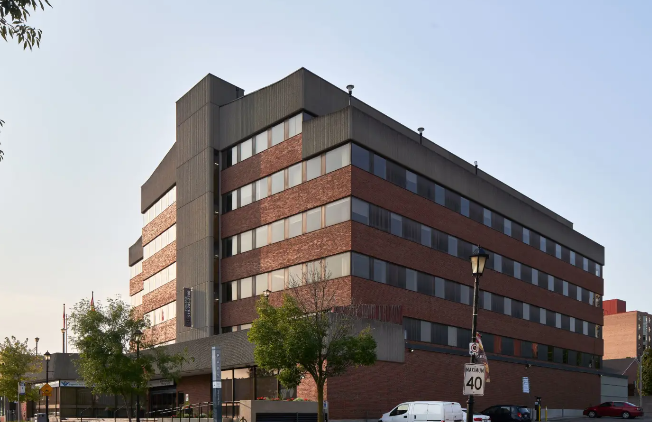 235 King St E, Kitchener, ON à louer - Photo de l’immeuble – Image 2 sur 5