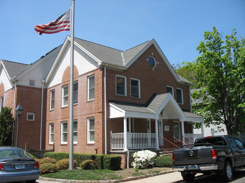 38 Franklin St, Westport, CT à louer - Photo de l’immeuble – Image 1 sur 6