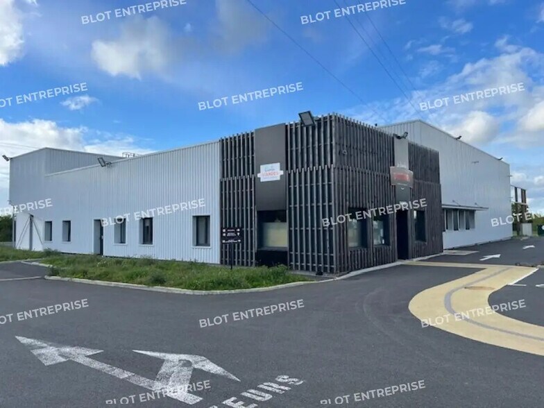 Industriel/Logistique dans Saint-Brandan à vendre - Photo de l’immeuble – Image 1 sur 1