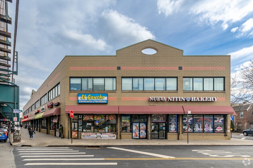 9316 Roosevelt Ave, Jackson Heights, NY à louer - Photo de l’immeuble – Image 2 sur 2