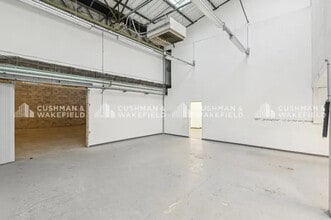10-22 Rue D'Arras, Nanterre à louer Photo intérieure– Image 2 sur 15