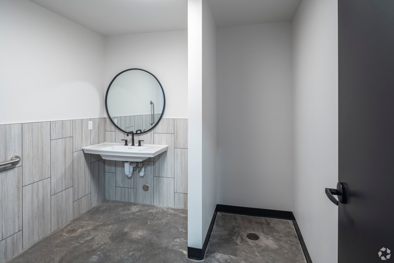 1010 S Interstate Rd, Castle Rock, CO 80104 - Lot A07 -  - Photo intérieure - Image 1 of 3
