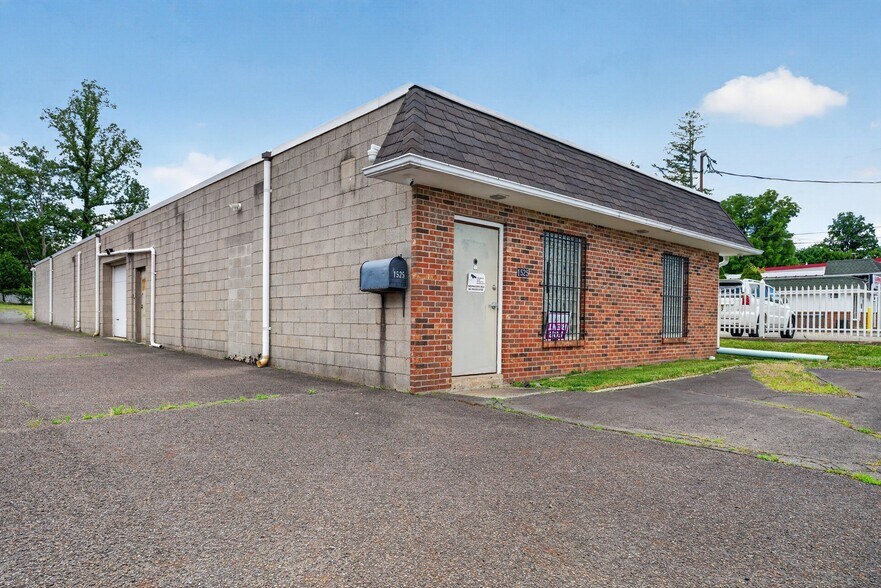 1525 Parkway Ave, Trenton, NJ à louer - Photo de l’immeuble – Image 1 sur 31