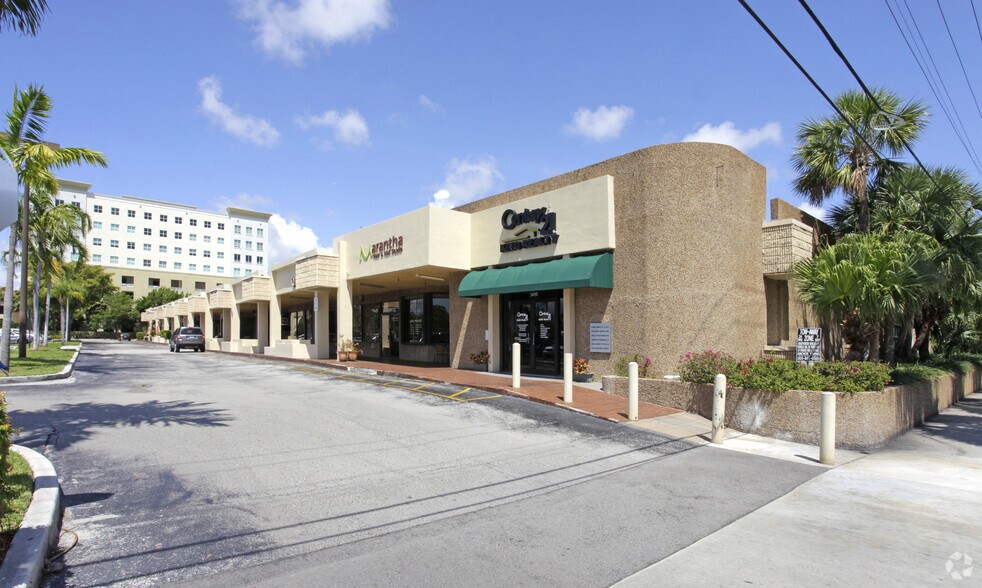 3405-3495 NE 163rd St, North Miami Beach, FL à louer - Photo de l’immeuble – Image 2 sur 6