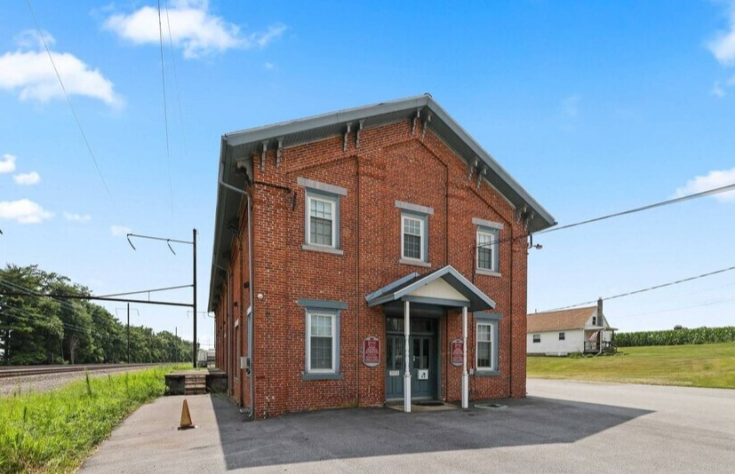 249 Railroad Ave, Bird In Hand, PA à louer - Photo de l’immeuble – Image 2 sur 4