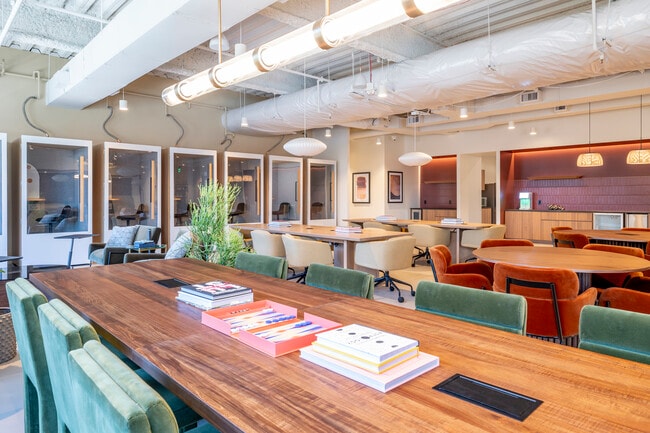 Plus de détails pour 201 E Washington St, Phoenix, AZ - Coworking à louer