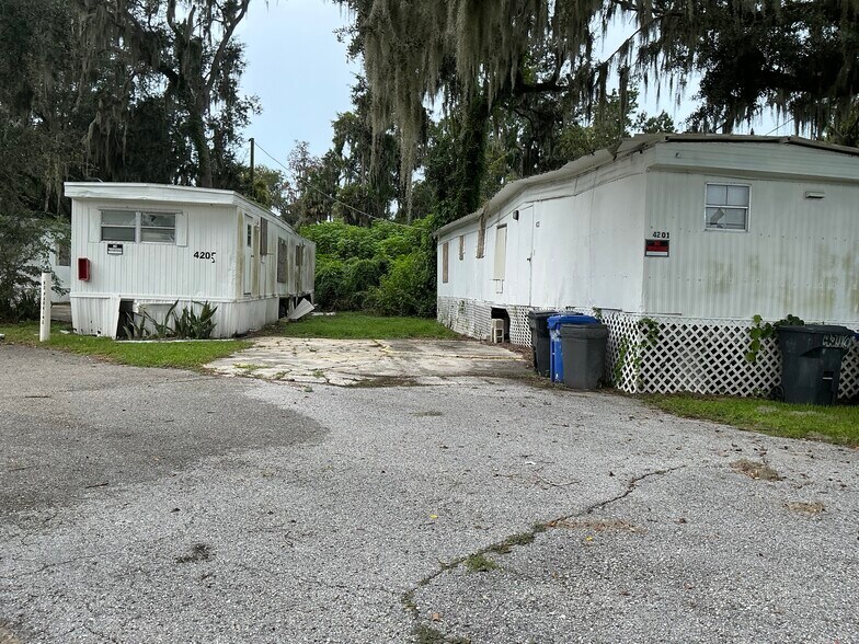 4201 Kaplan Ct, Brandon, FL à vendre - Photo de l’immeuble – Image 3 sur 7