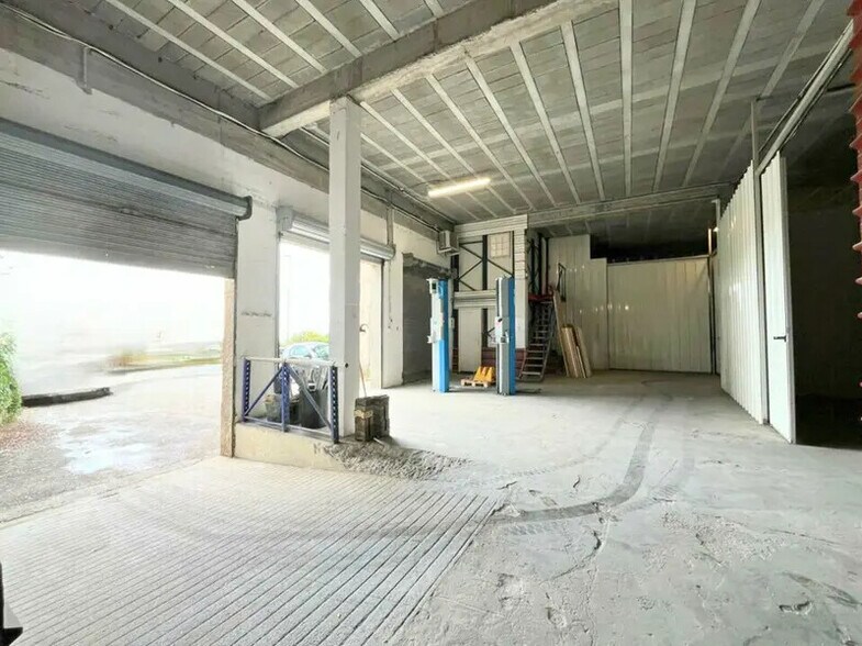 Industriel/Logistique dans Carros à vendre - Photo de l’immeuble – Image 1 sur 6