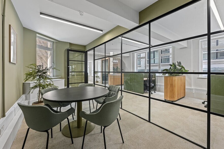 111-111A Wardour St, Londres à louer - Photo de l’immeuble – Image 3 sur 21