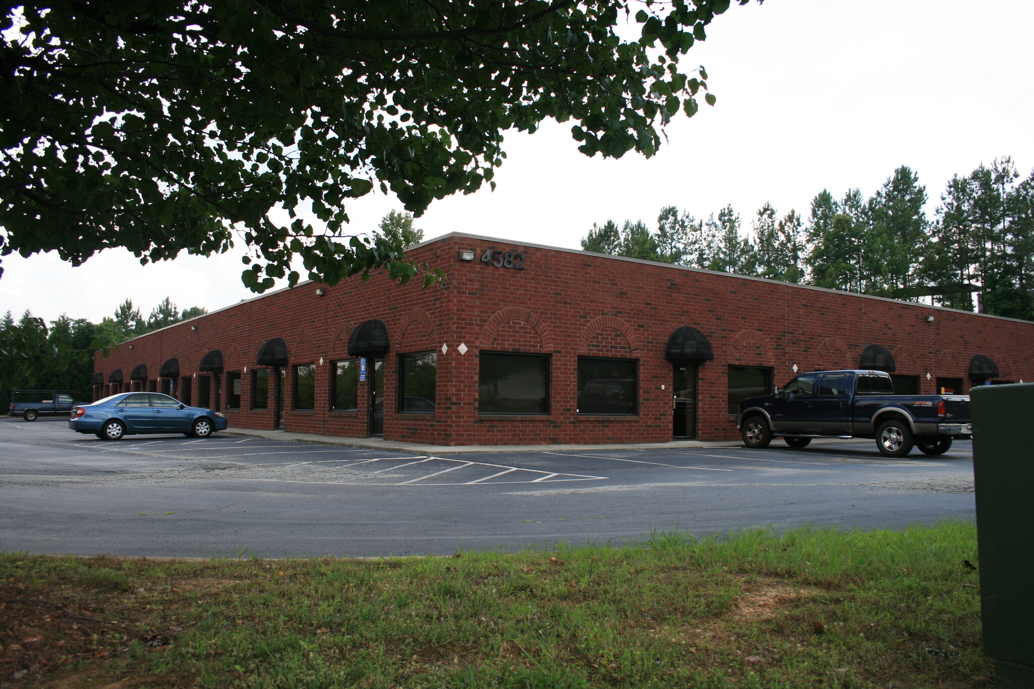 4582 Atwater Ct, Buford, GA à louer Photo de l’immeuble– Image 1 sur 1