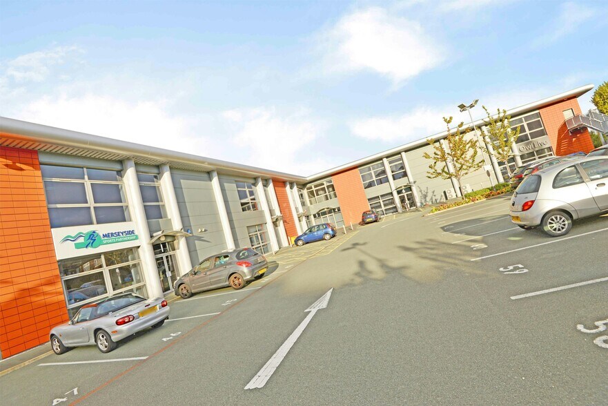 Skyhawk Av, Liverpool à louer - Photo de l’immeuble – Image 3 sur 12