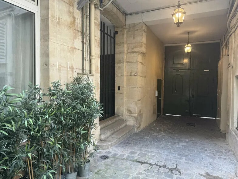 Local commercial dans Paris à vendre - Hall d’entrée – Image 2 sur 5