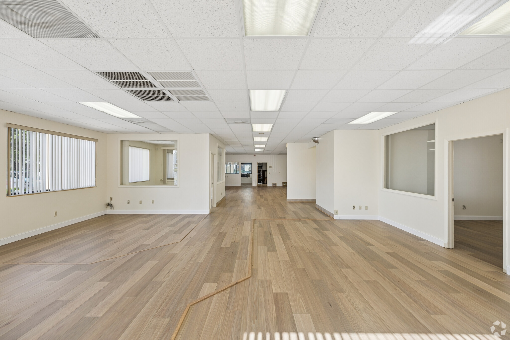 5991 Anglers Ave, Fort Lauderdale, FL à louer Hall d’entrée– Image 1 sur 16